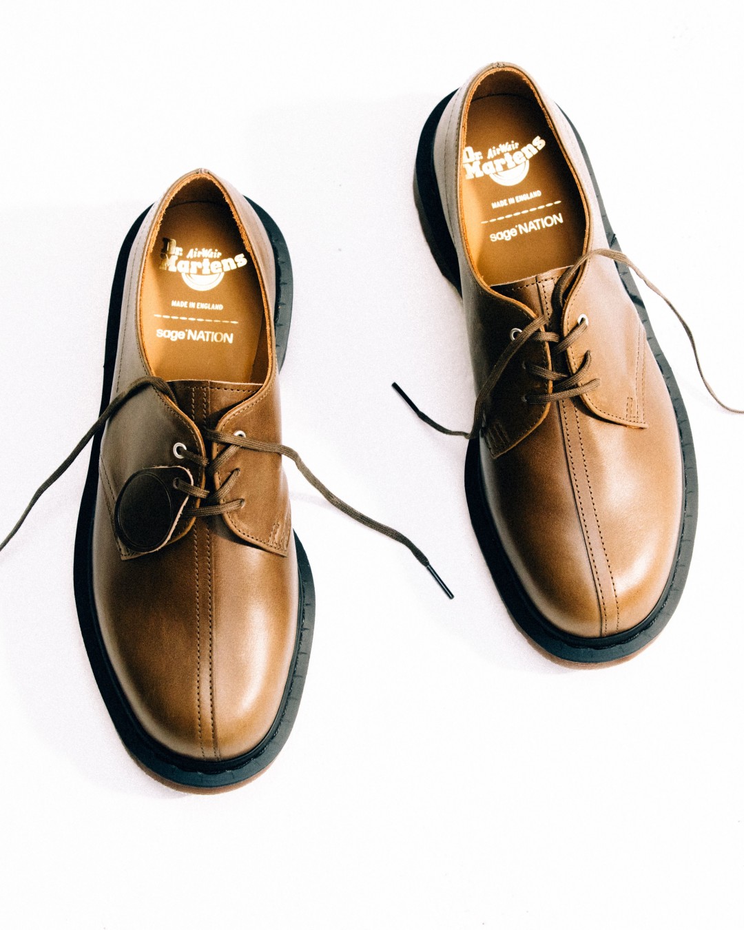 Dr. MartensとSAGE NATIONがコラボ！NATION 3 EYE SHOEが登場