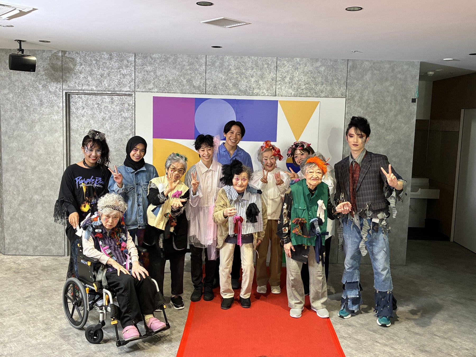 介護職と共に歩く新たなファッションイベント「LiNK WALK」