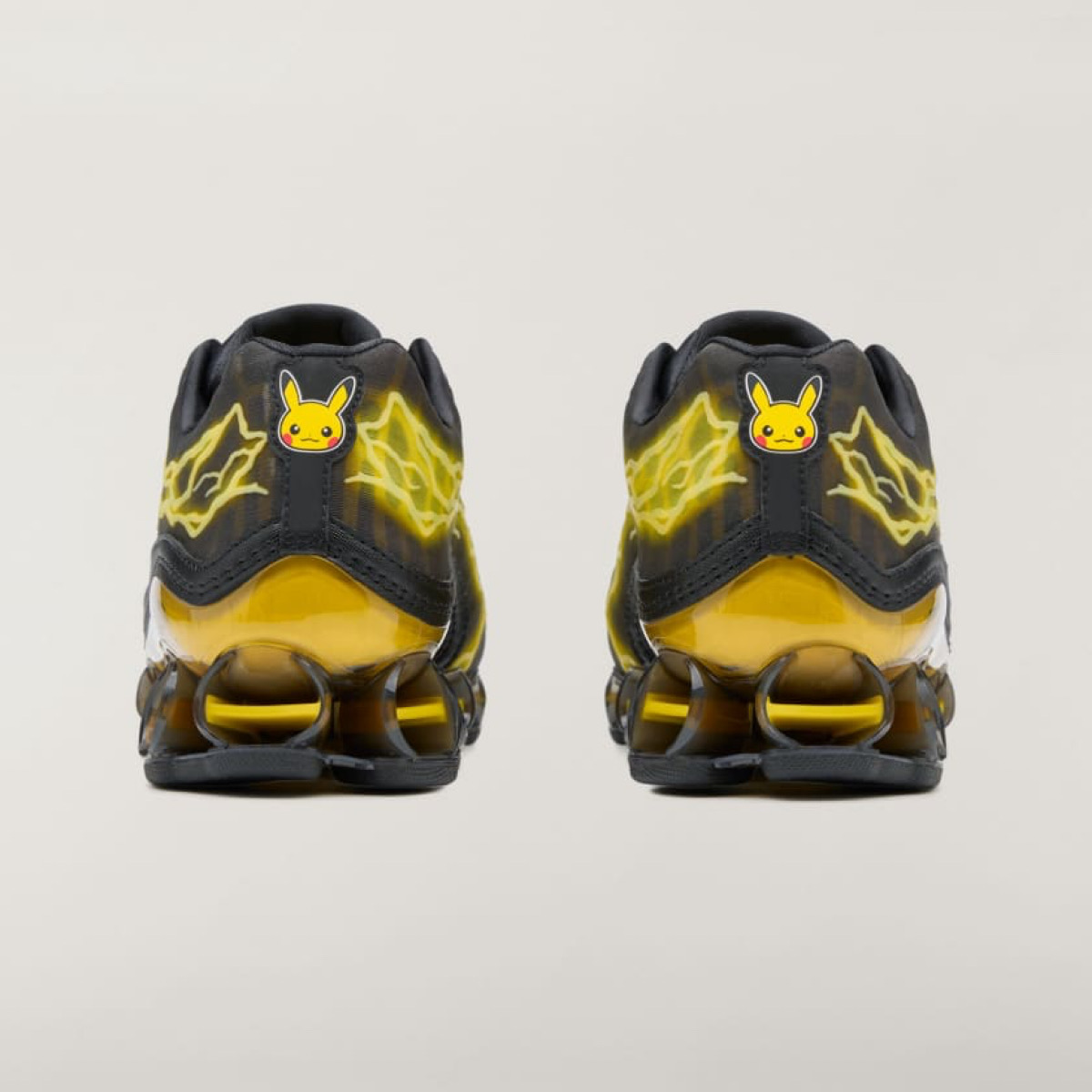 adidasとポケモンがタッグを組んだ30周年記念アイテム