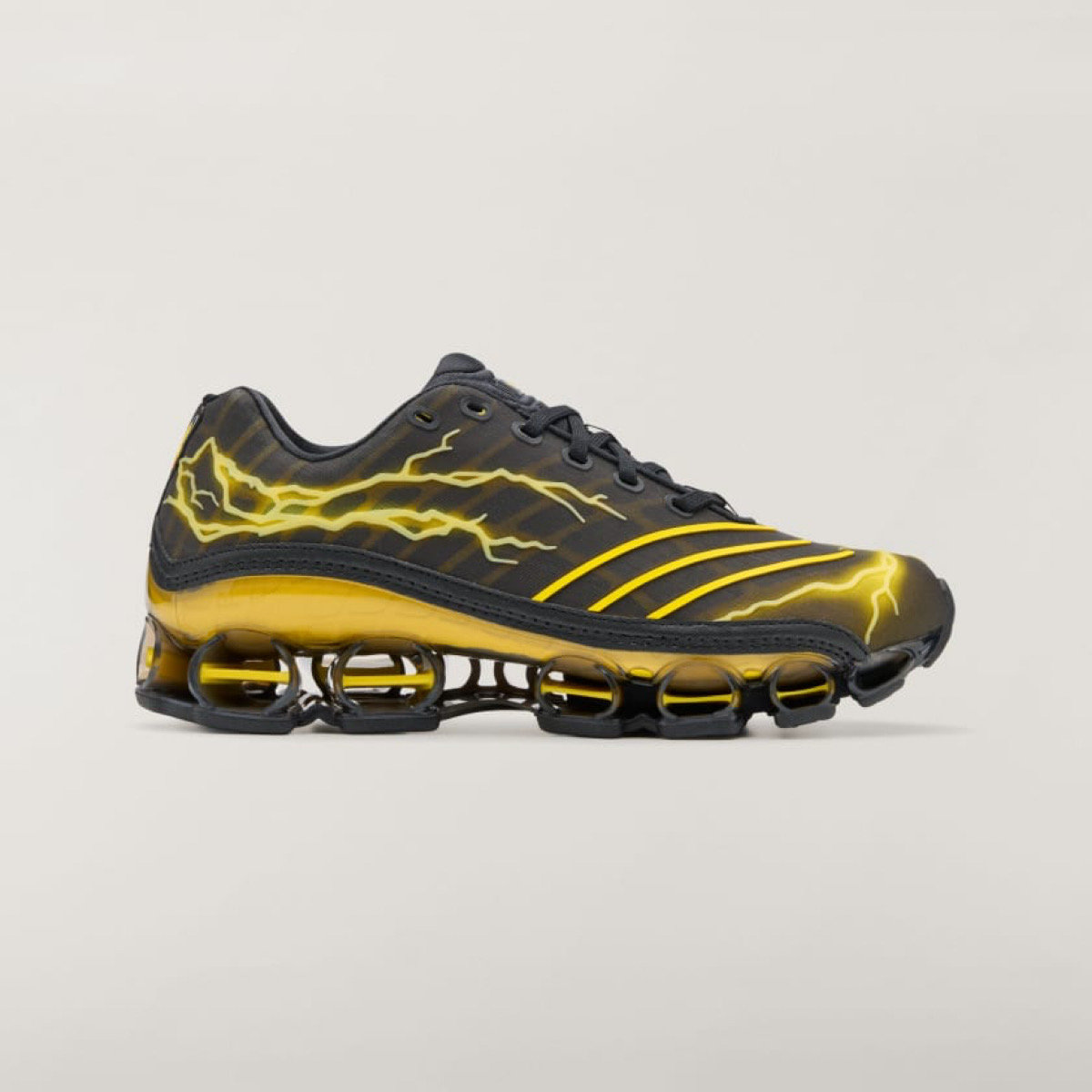 adidasとポケモンがタッグを組んだ30周年記念アイテム