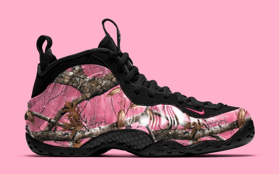 Goss!p｜NIKE AIR FOAMPOSITE ONE PREMIUM リアルツリーカモ/ピンクグレープフルーツ 2027年3月12日発売