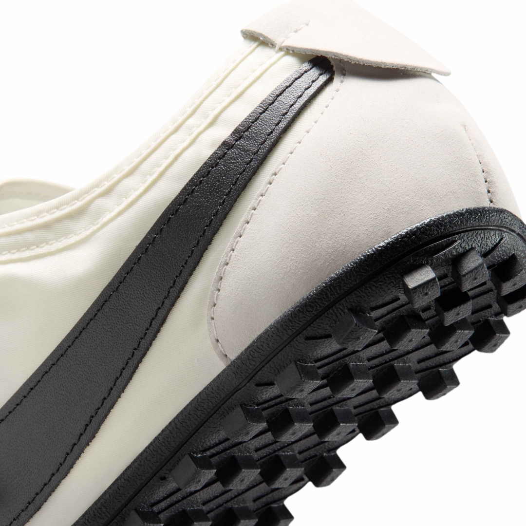 Goss!p｜待望の復刻！NIKE MOON SHOE OG “セイル/ブラック”登場