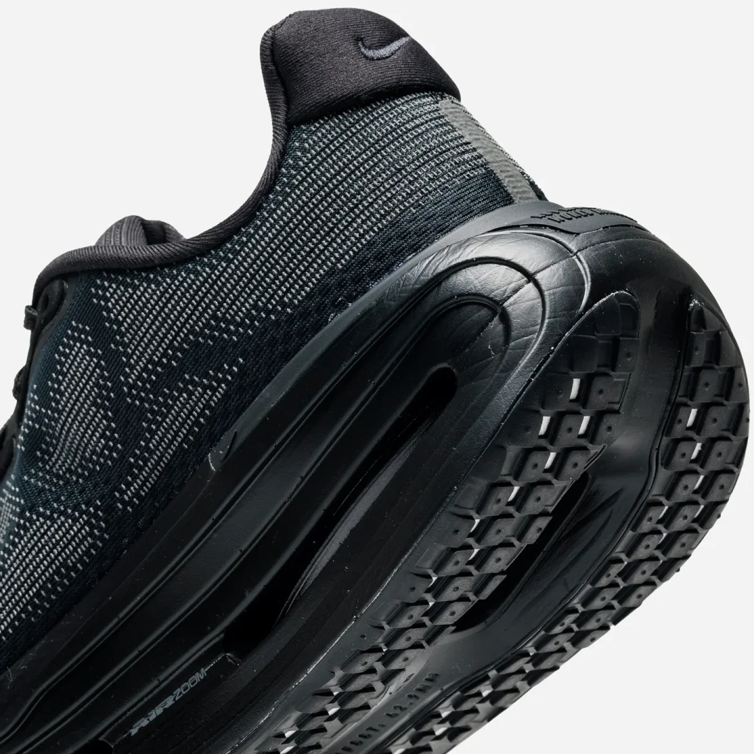 NIKE VOMERO PREMIUM SP “Skeleton”が10月15日発売！
