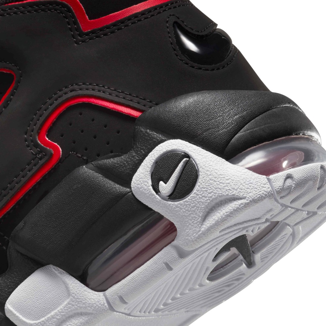 NIKE AIR MORE UPTEMPO “Black/University Red”が10月9日登場！