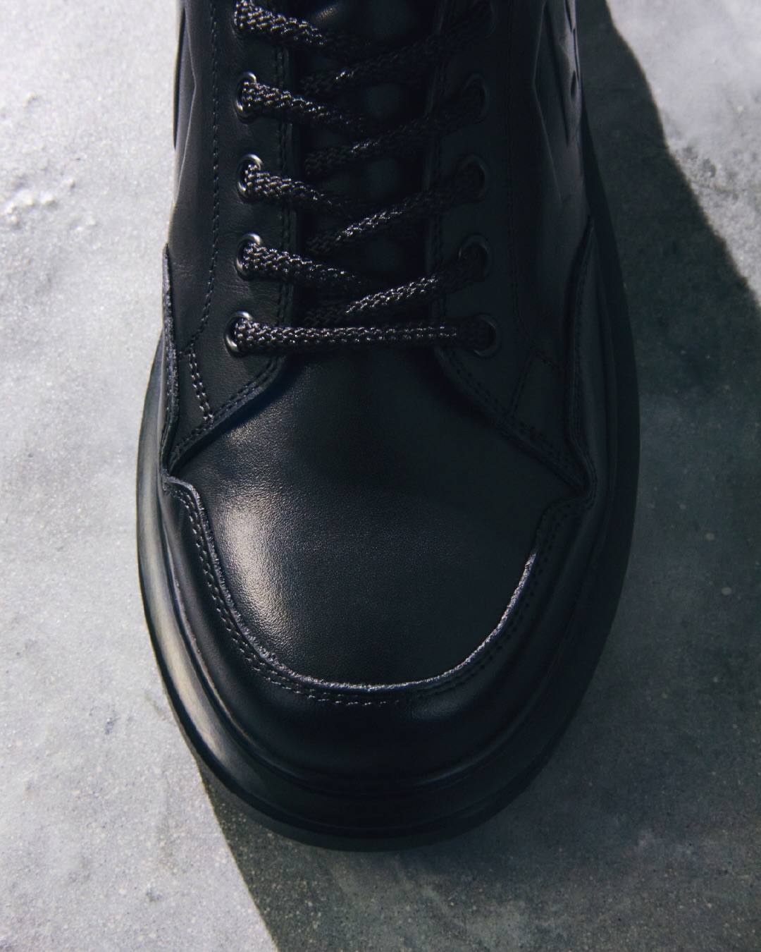 2026年10月20日発売！CONVERSE ROYAL STAR レザーコレクション