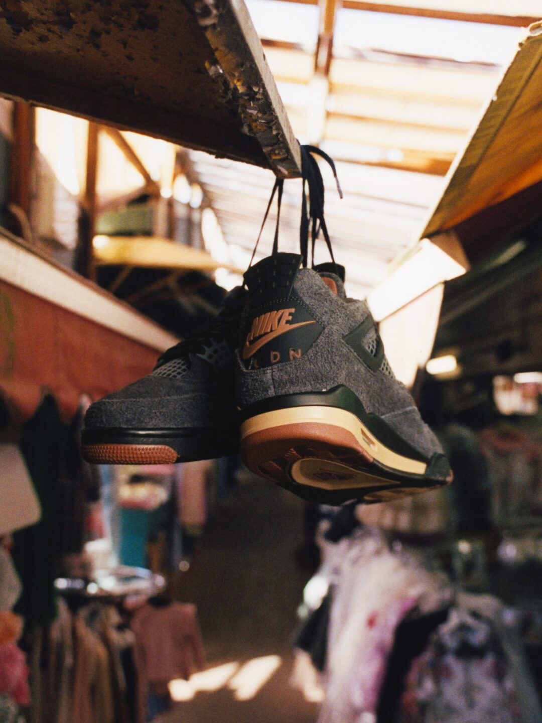 Goss!p｜待望の新作！NIKE AIR JORDAN 4 RETRO “London” 発売間近