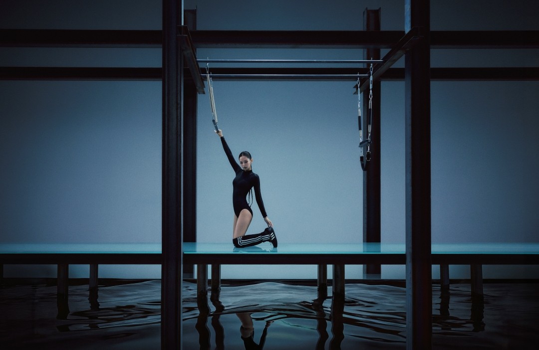BLACKPINK JENNIEとadidasのコラボスニーカーが登場！