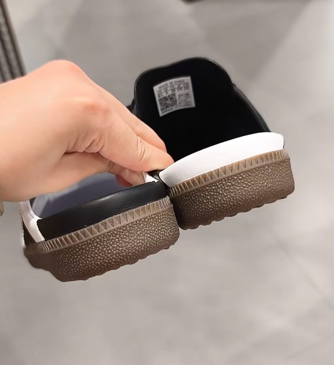 【2026年10月2日発売】adidas Originals SAMBA OG MULE “Black/White”
