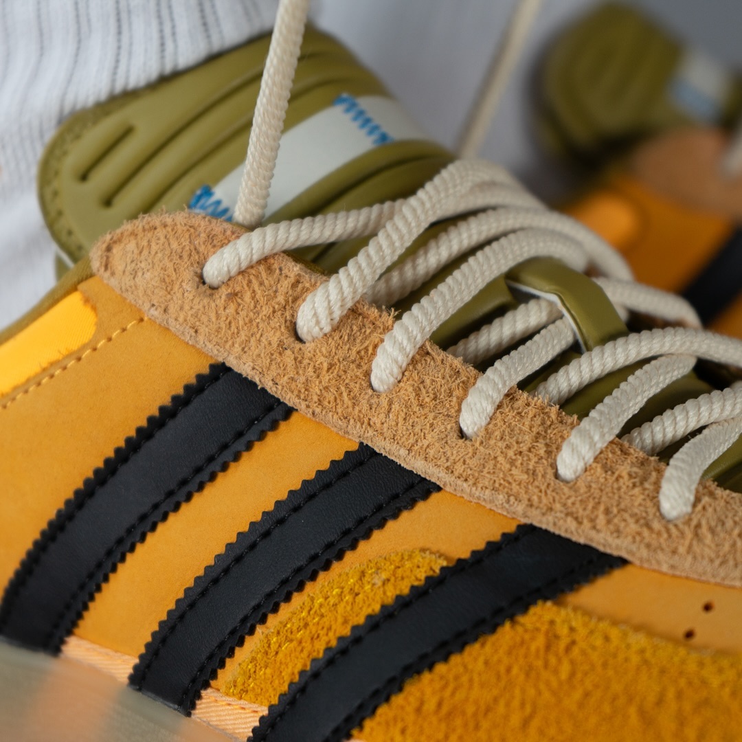BAD BUNNY × adidas GAZELLE INDOORが10月17日登場！
