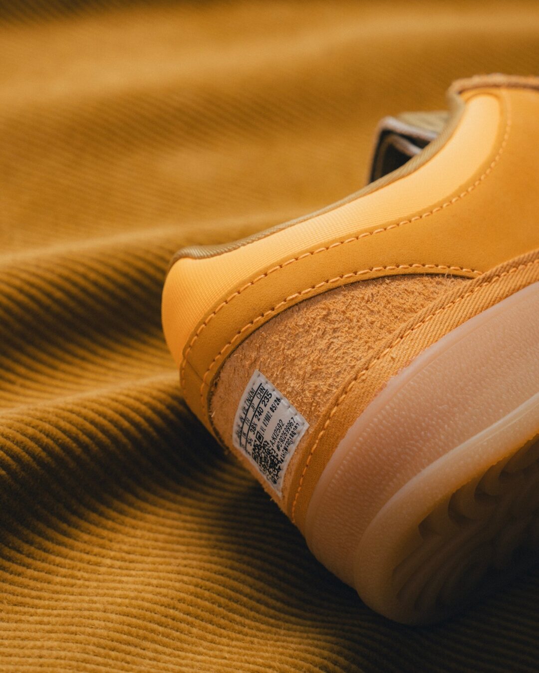 BAD BUNNY × adidas GAZELLE INDOORが10月17日登場！