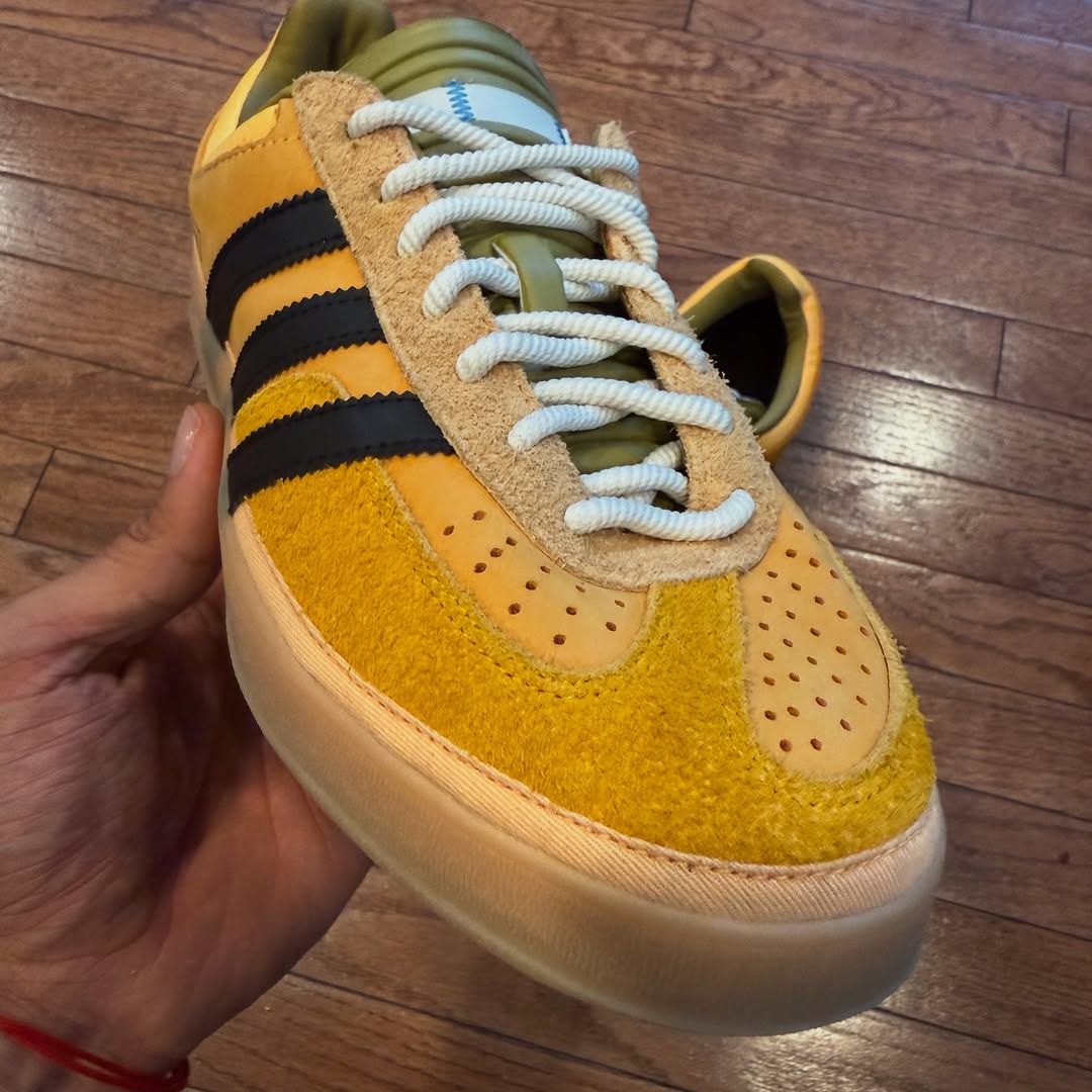 BAD BUNNY × adidas GAZELLE INDOORが10月17日登場！