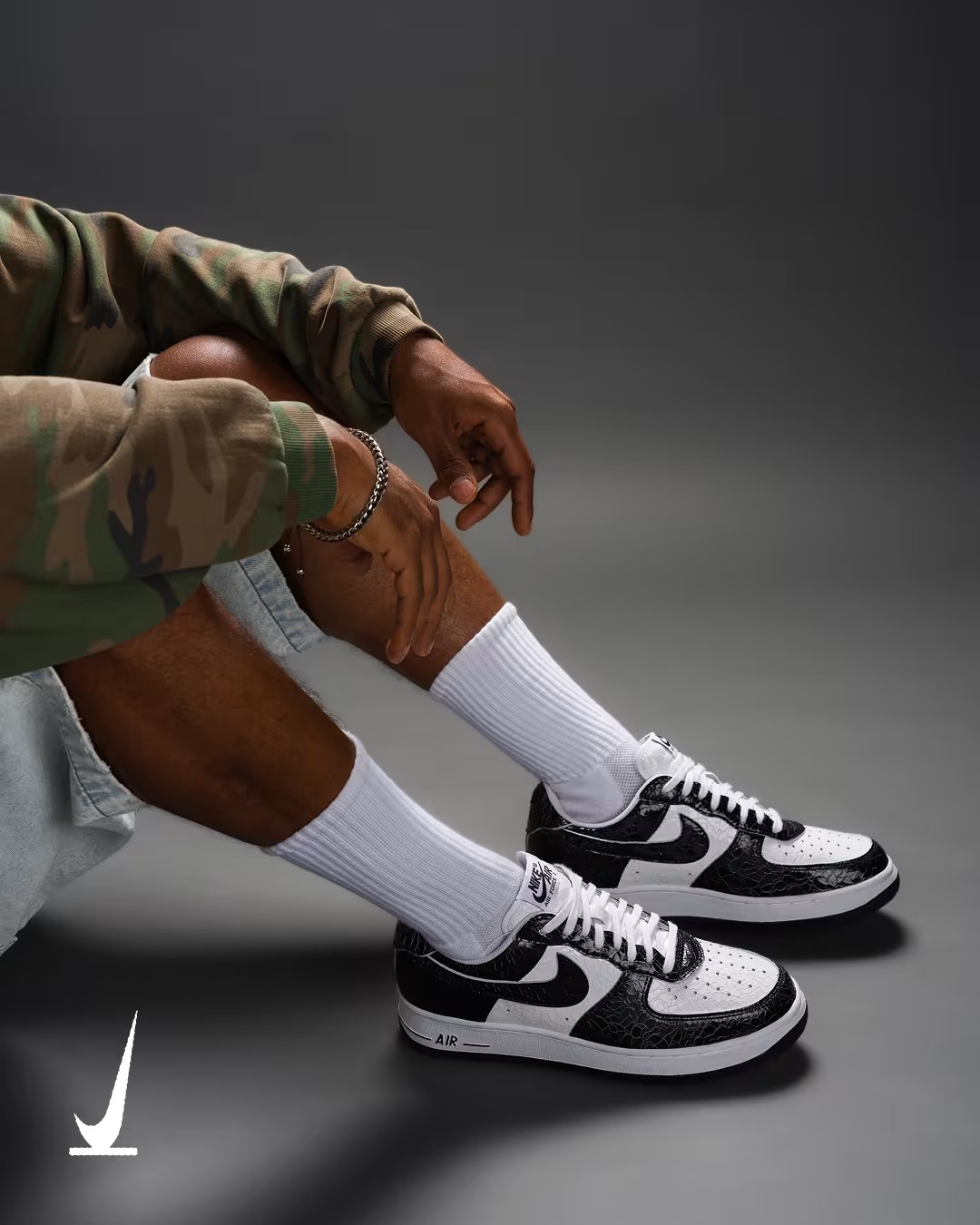 NIKE AIR FORCE 1 LOW “Cracked Leather Pack/Black/Green”が登場!