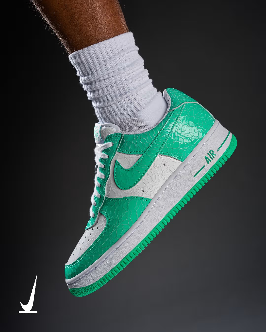 NIKE AIR FORCE 1 LOW “Cracked Leather Pack/Black/Green”が登場!