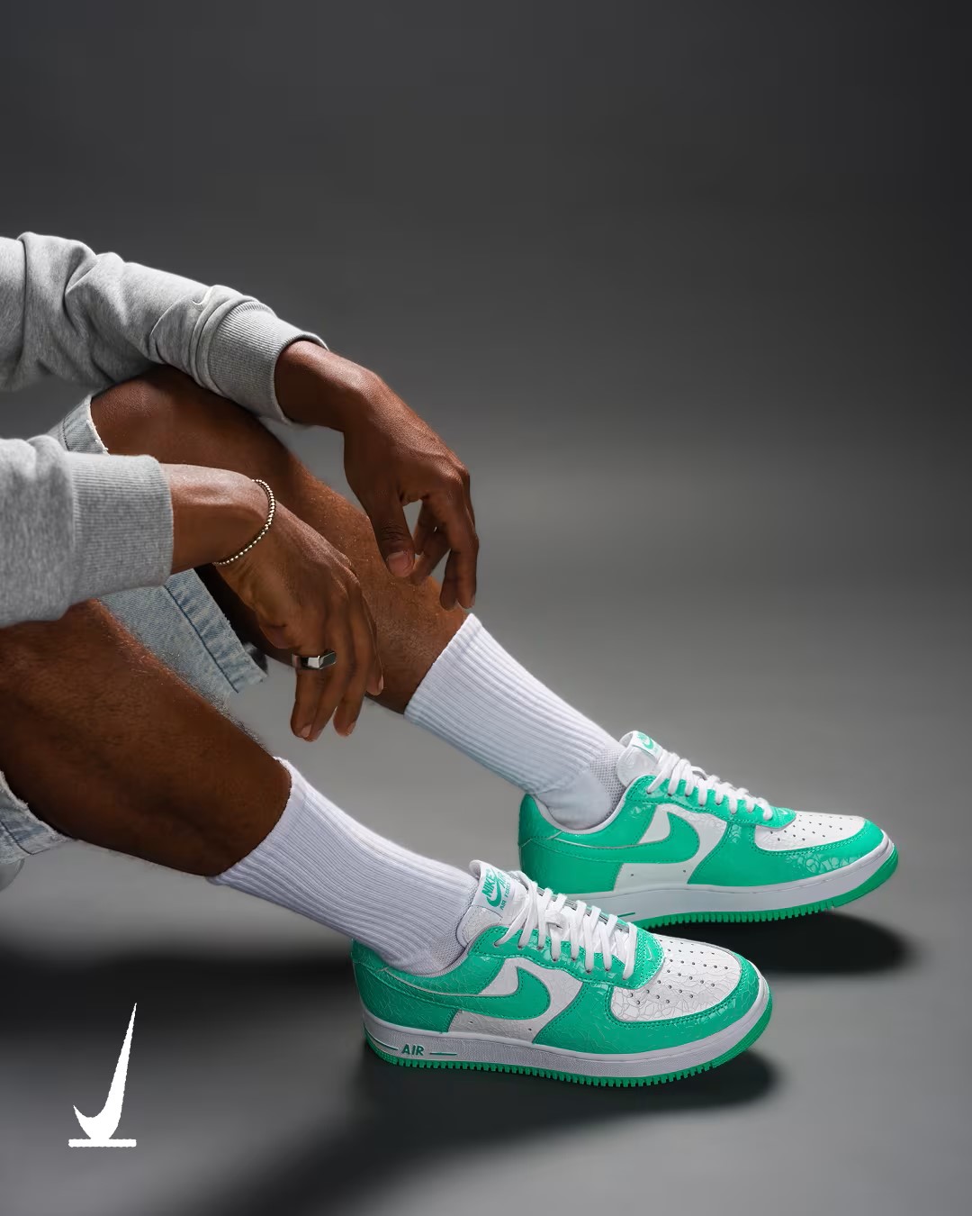 NIKE AIR FORCE 1 LOW “Cracked Leather Pack/Black/Green”が登場!
