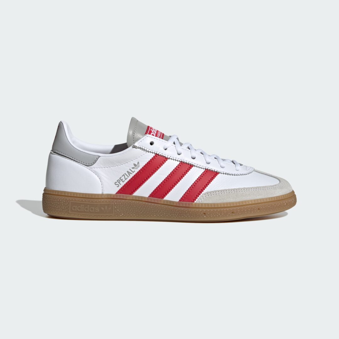 リバプールFCとadidasの新作、HANDBALL SPEZIAL & SLIDEが登場！