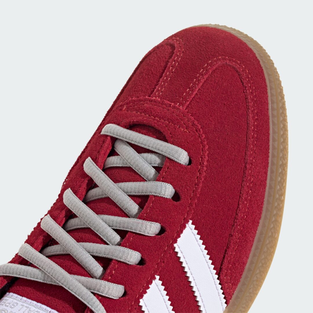 リバプールFCとadidasの新作、HANDBALL SPEZIAL & SLIDEが登場！