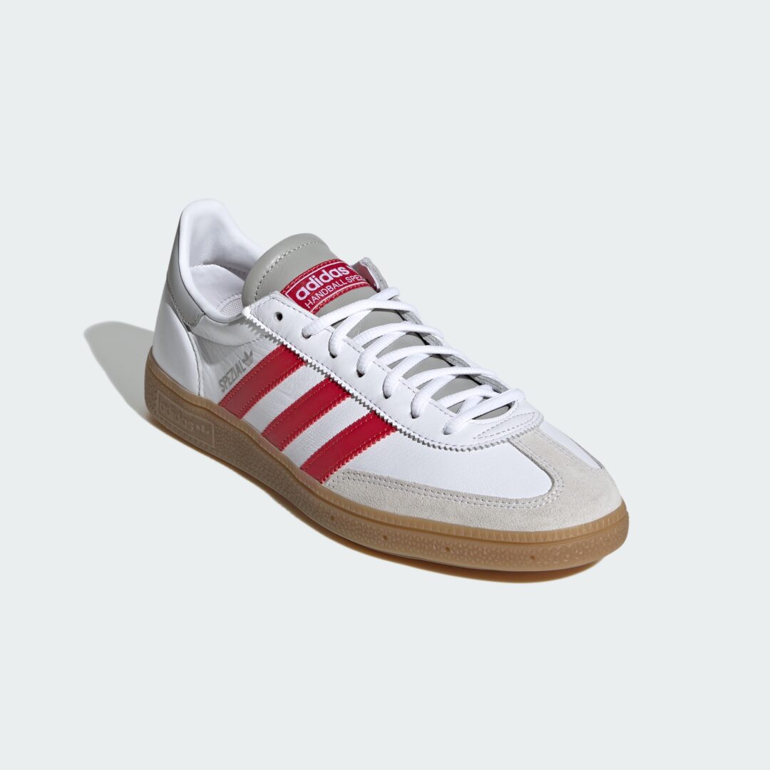 リバプールFCとadidasの新作、HANDBALL SPEZIAL & SLIDEが登場！
