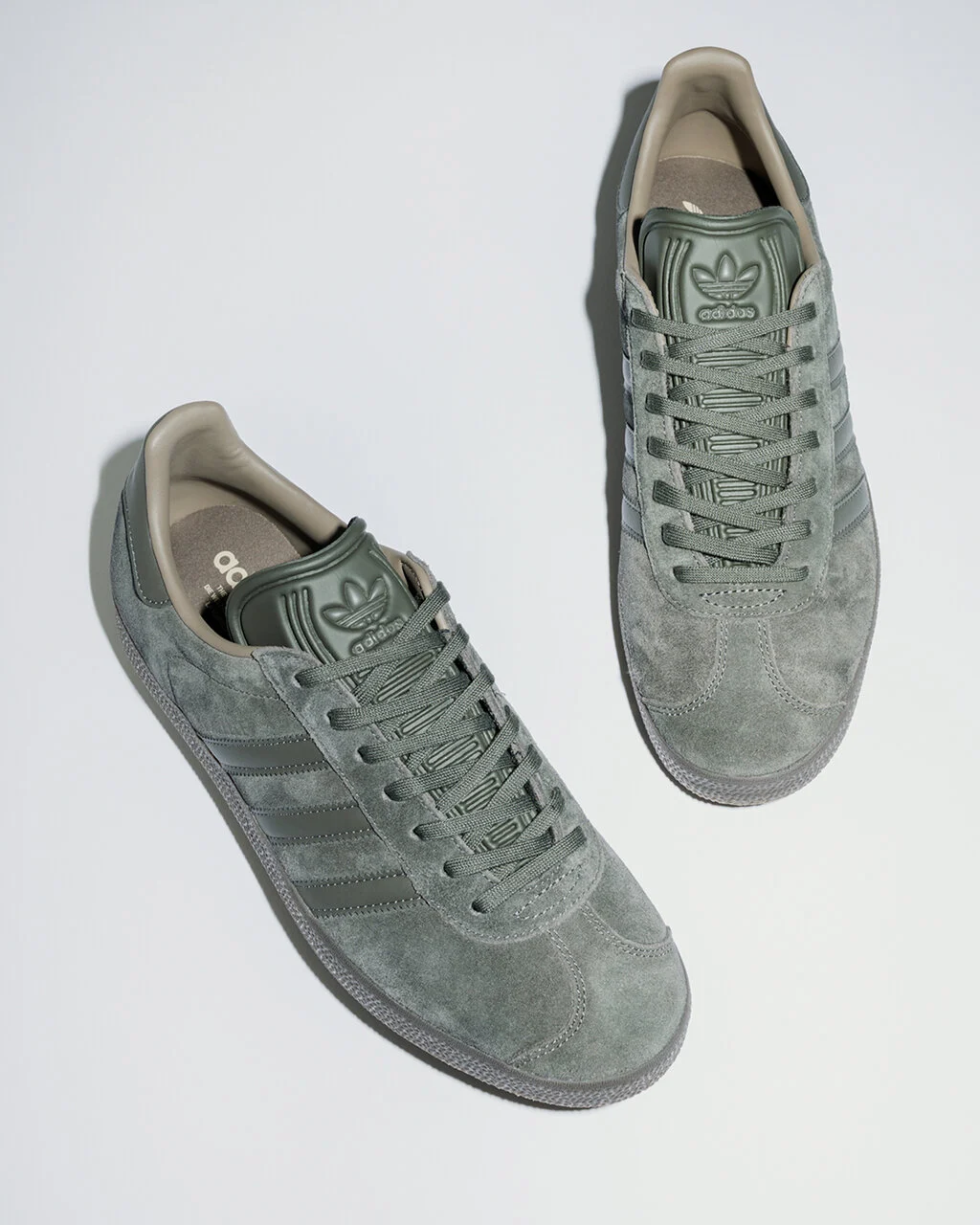 adidas Originals GAZELLE OG “チャコールグレー”が10/9に登場
