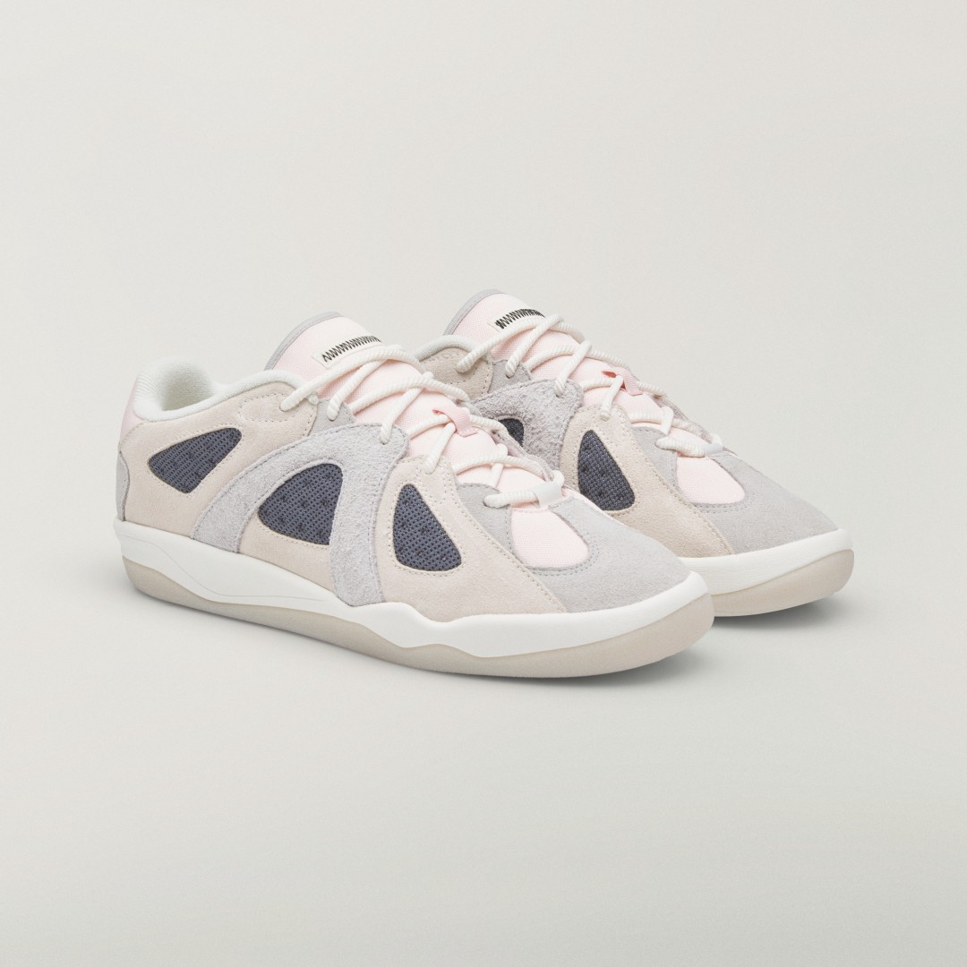 Goss!p｜BAD BUNNYとadidasの新作スニーカーが登場！