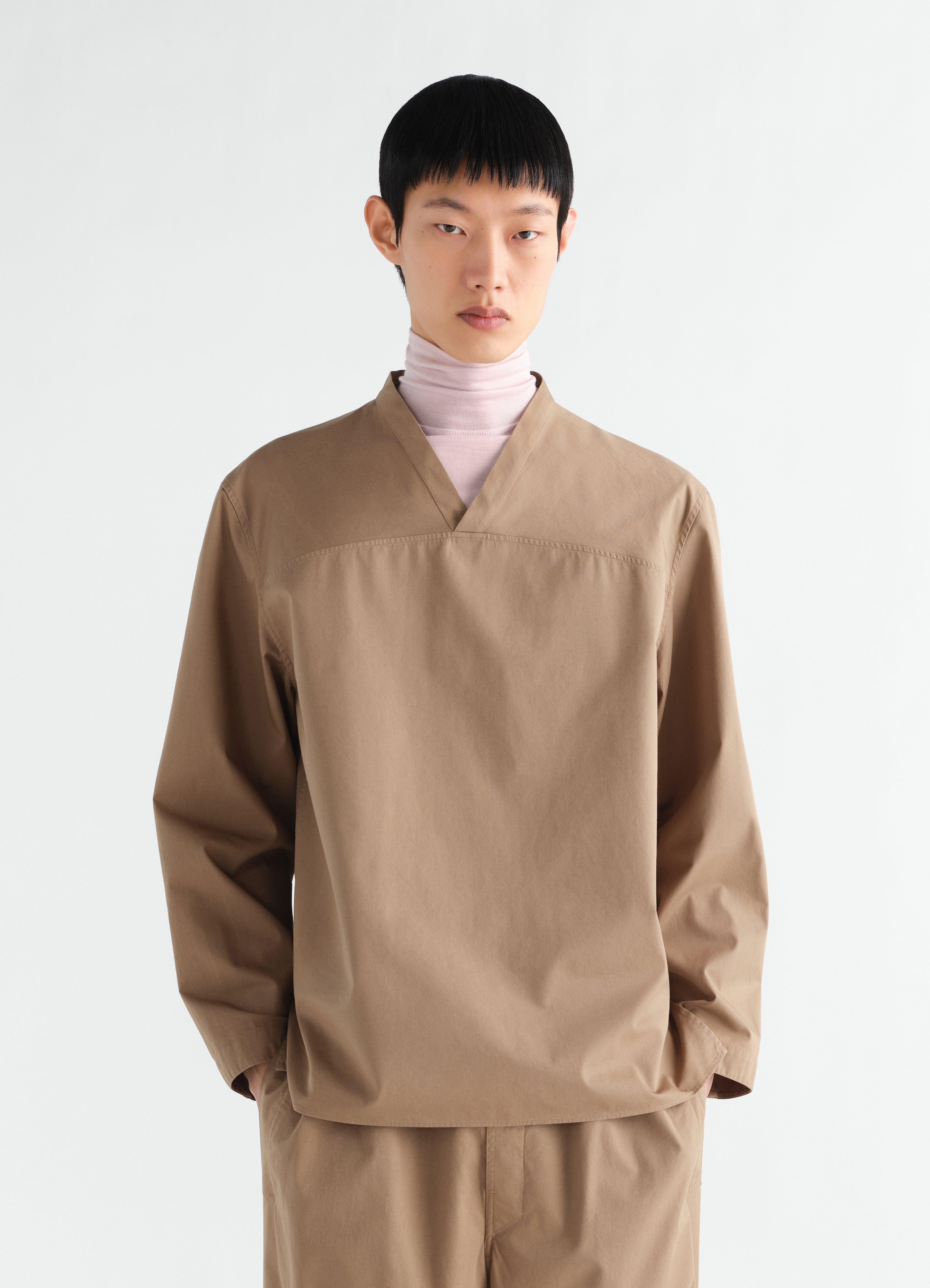 LEMAIRE V-NECK TOP IN LIGHT COTTON TWILL (OT0017 LF1594) 2026年10月13日発売