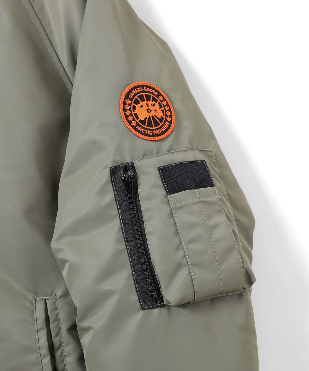 CANADA GOOSE × BEAMS 50th「Bullard Bomber」11/12発売