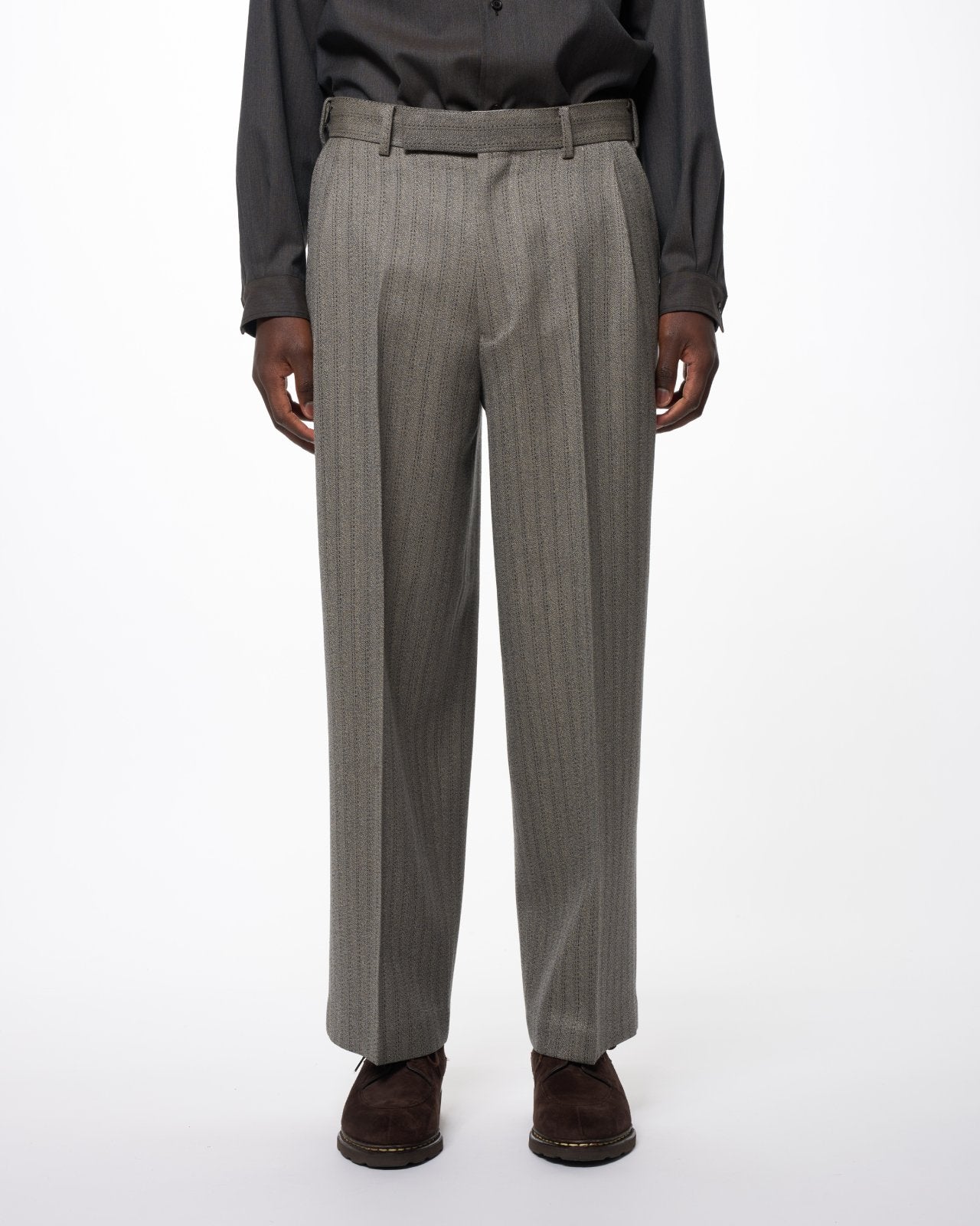 MARKAWARE オーガニックウール撚り杢へリンボーン / シングルプリーツワイドトラウザーズ M26C20PT01C 2026年10月2日発売