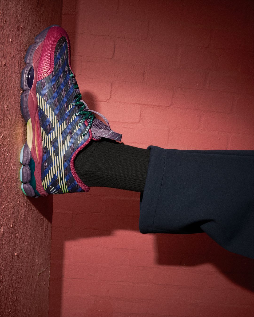 KIKO KOSTADINOVとASICSの新作スニーカー、10/23発売！