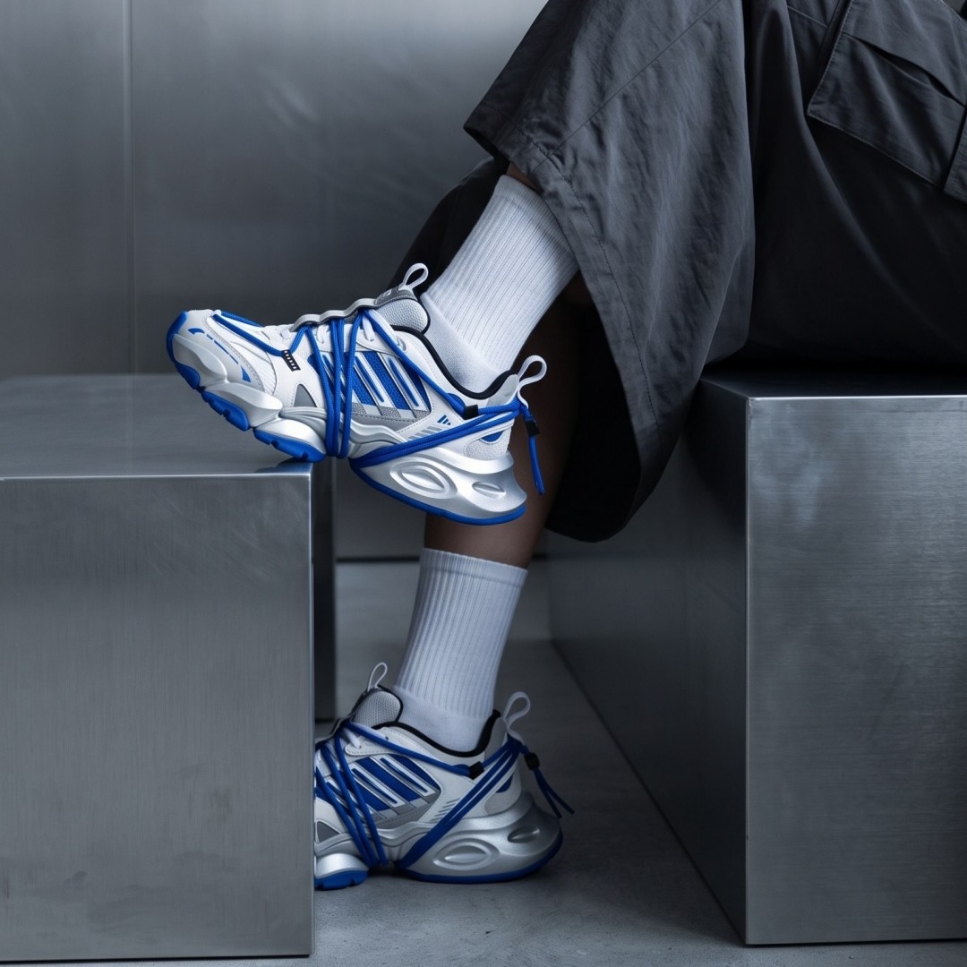 Goss!p｜待望の新作！adidas Originals XLG RUNNER 2.0 FOS “Blue/White”
