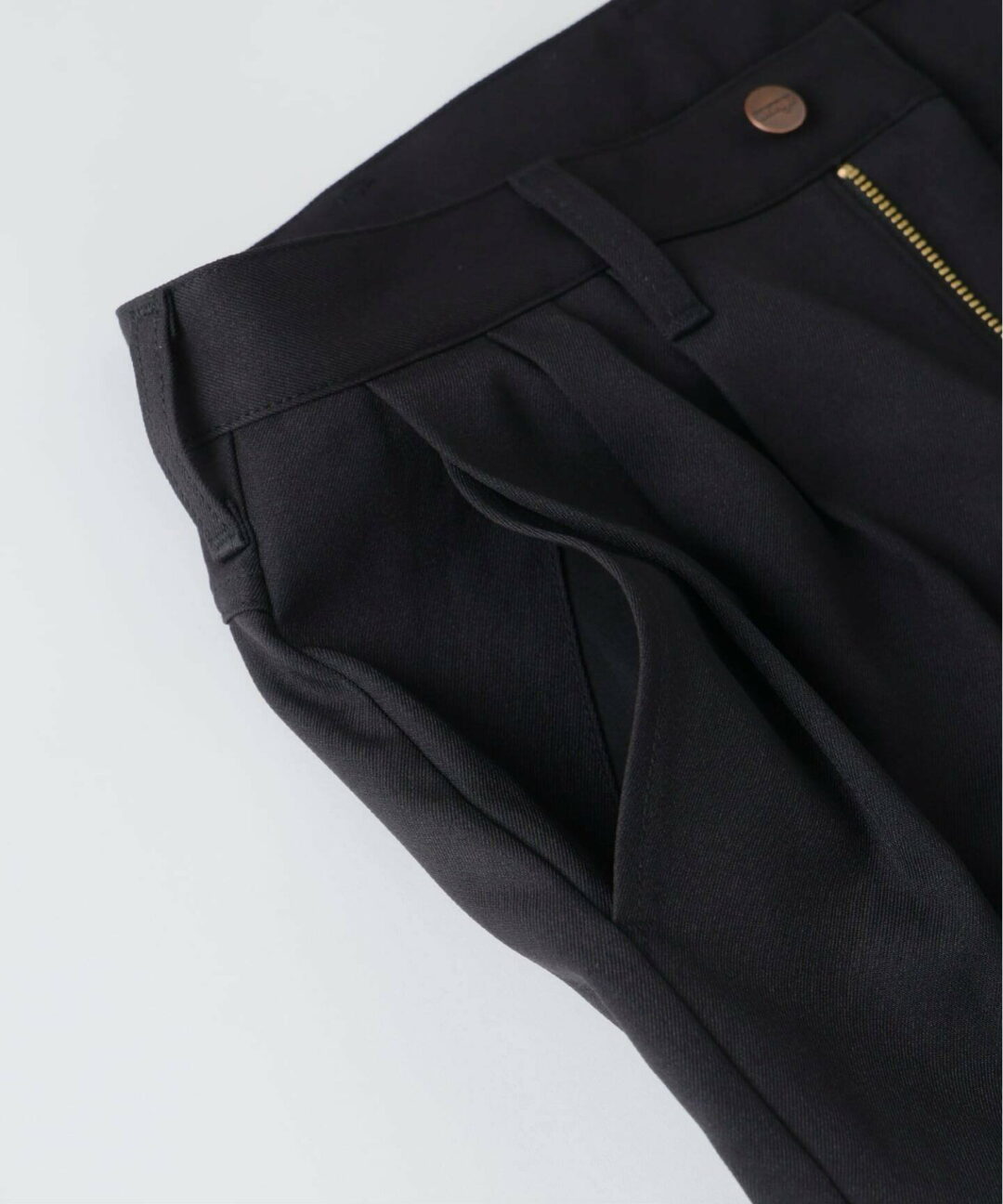 Wrangler × JOURNAL STANDARD relumeの新作スラックスが登場！