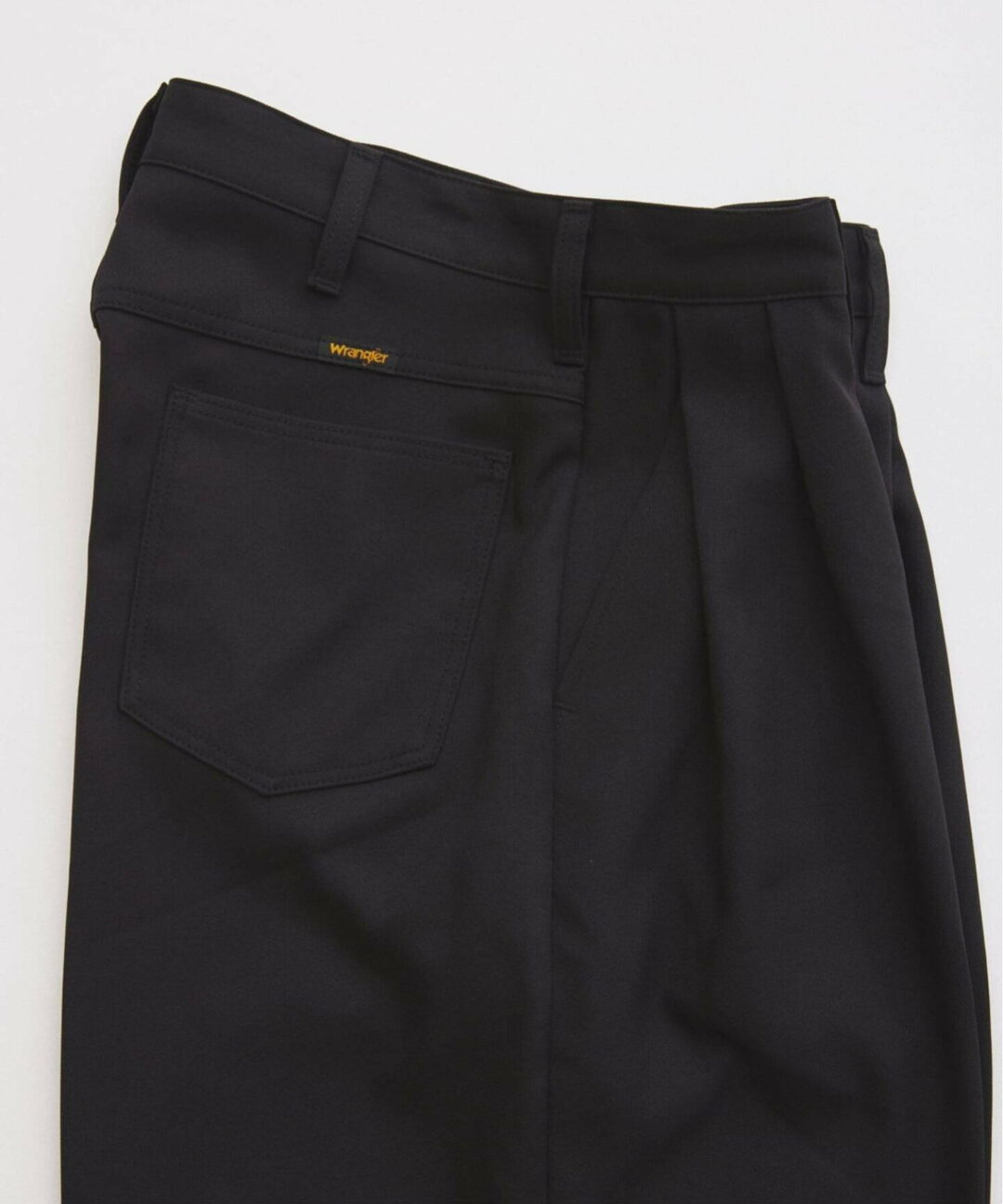 Wrangler × JOURNAL STANDARD relumeの新作スラックスが登場！