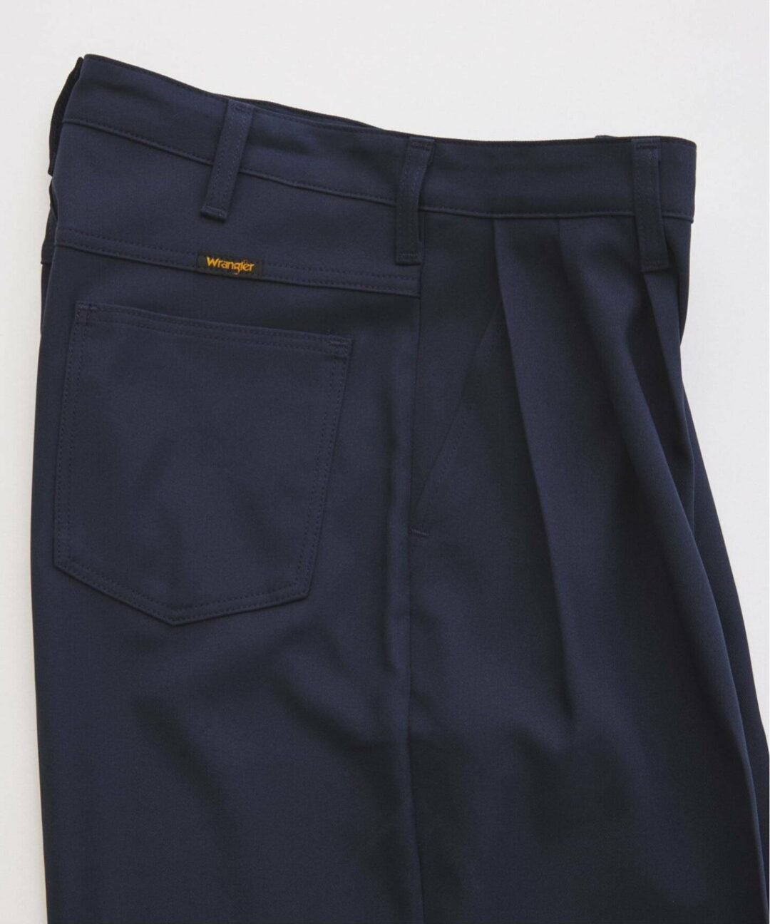 Wrangler × JOURNAL STANDARD relumeの新作スラックスが登場！