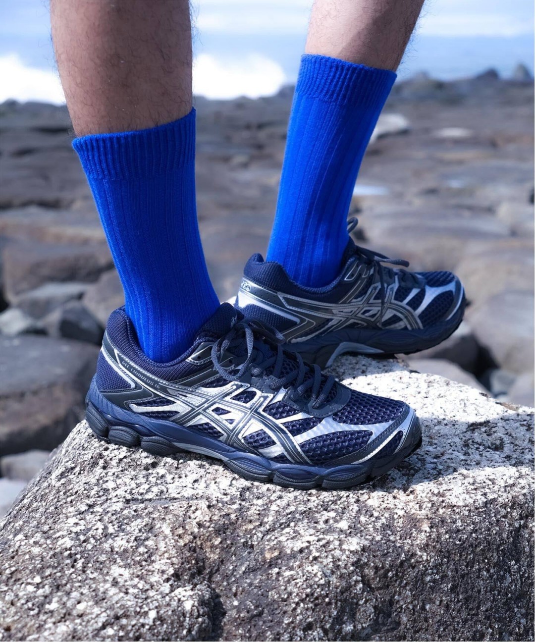 ASICS GEL-CUMULUS 16 “Midnight/Graphite Grey” 10月上旬発売