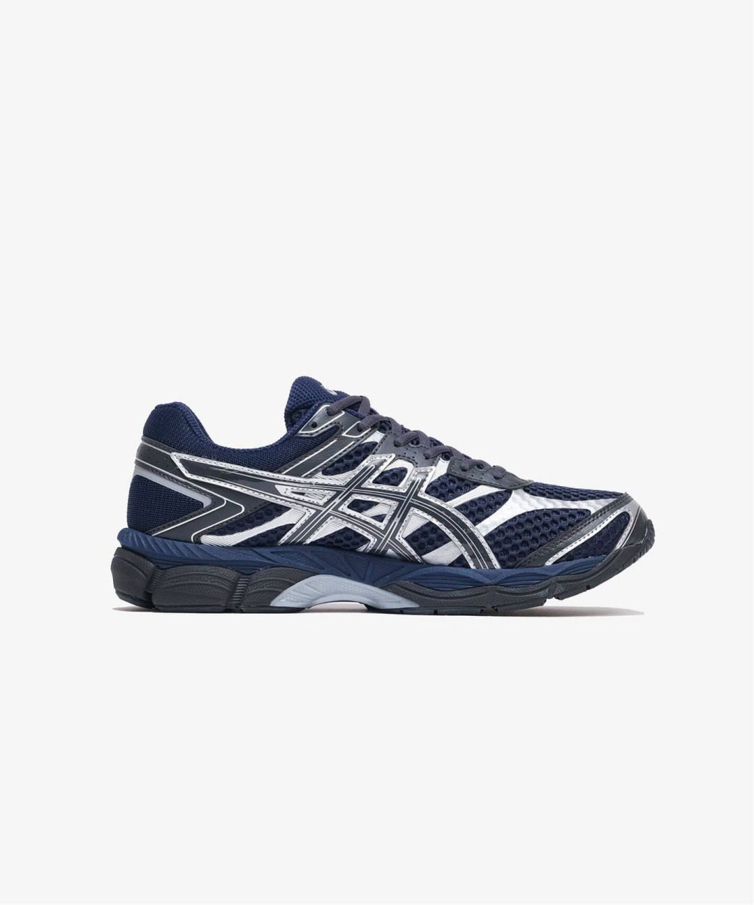 ASICS GEL-CUMULUS 16 “Midnight/Graphite Grey” 10月上旬発売