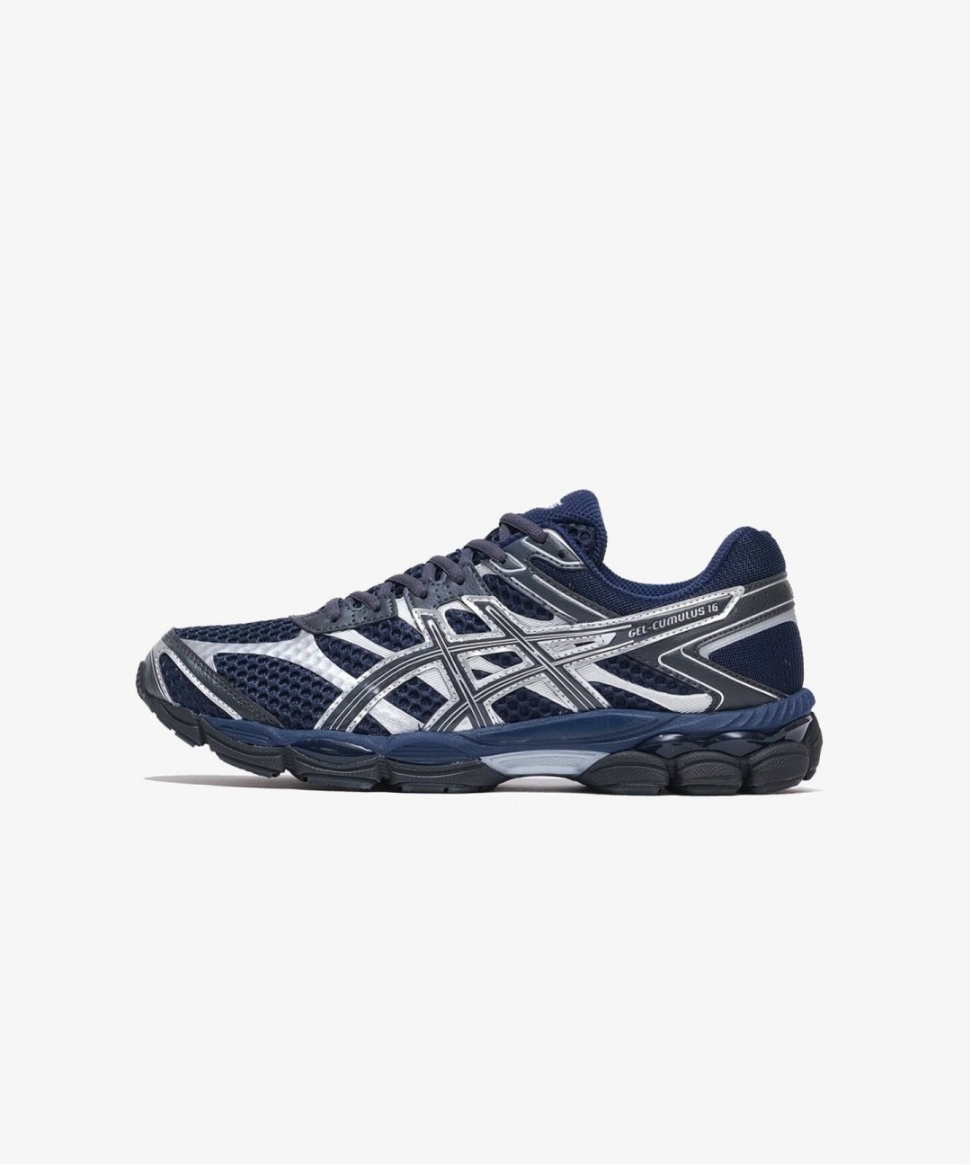 ASICS GEL-CUMULUS 16 “Midnight/Graphite Grey” 10月上旬発売