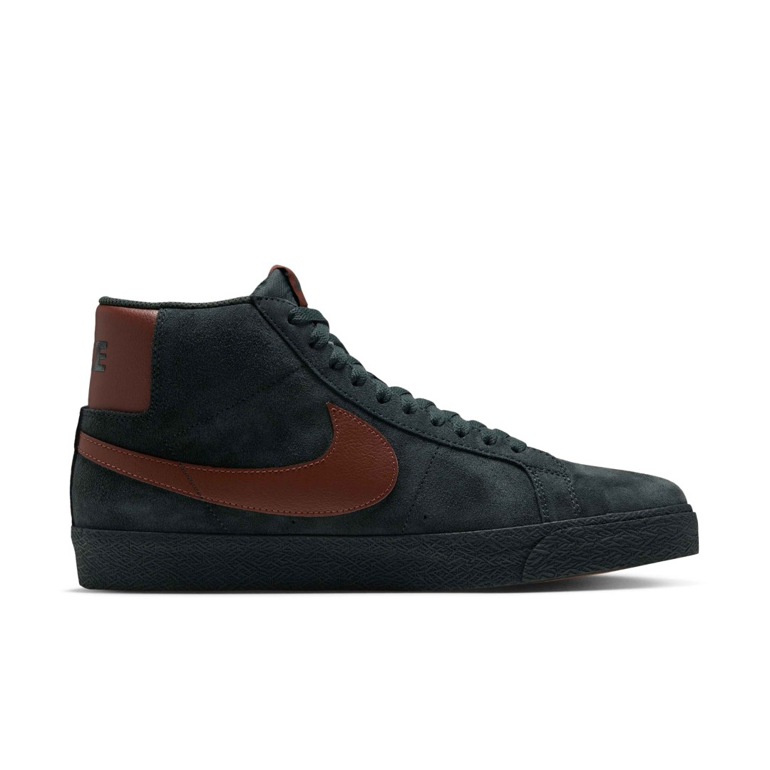 NIKE SB ZOOM BLAZER MID “Black Spruce/Corduroy Brown” 9/28発売
