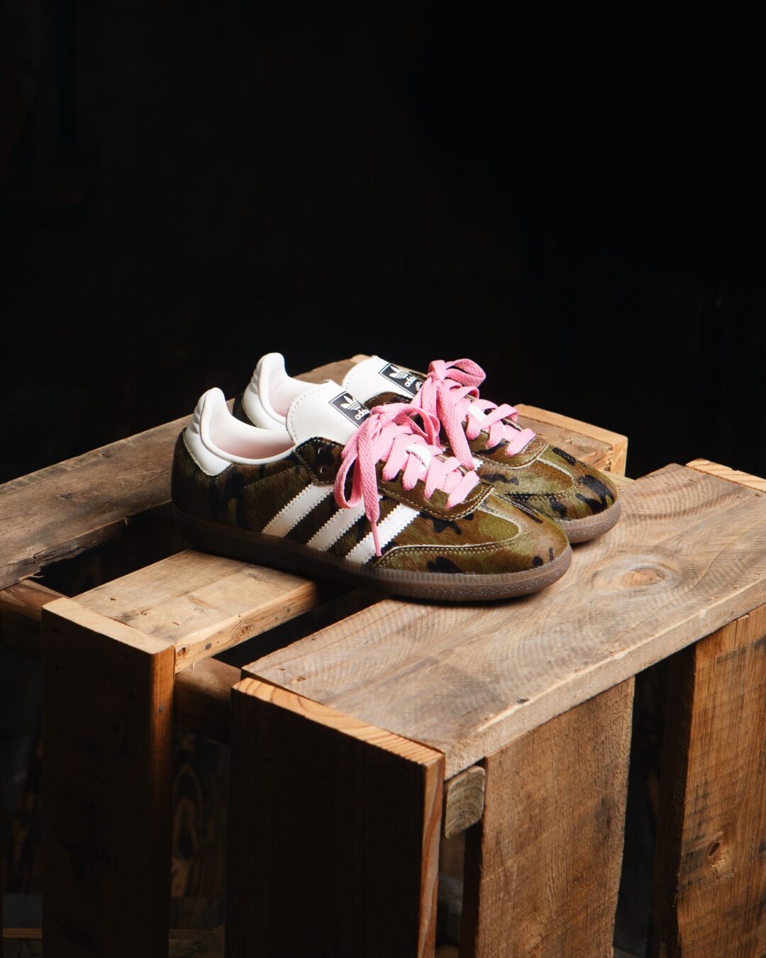 adidas Originals W SAMBA OG “Camo Pony Hair/Bliss Pink”が10月16日発売