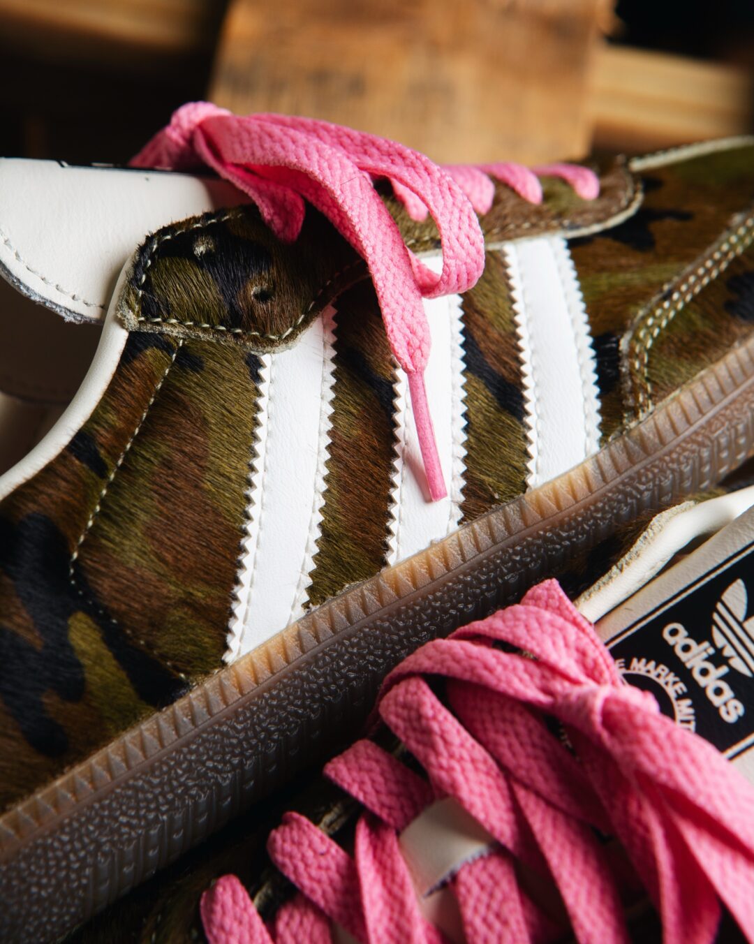 adidas Originals W SAMBA OG “Camo Pony Hair/Bliss Pink”が10月16日発売