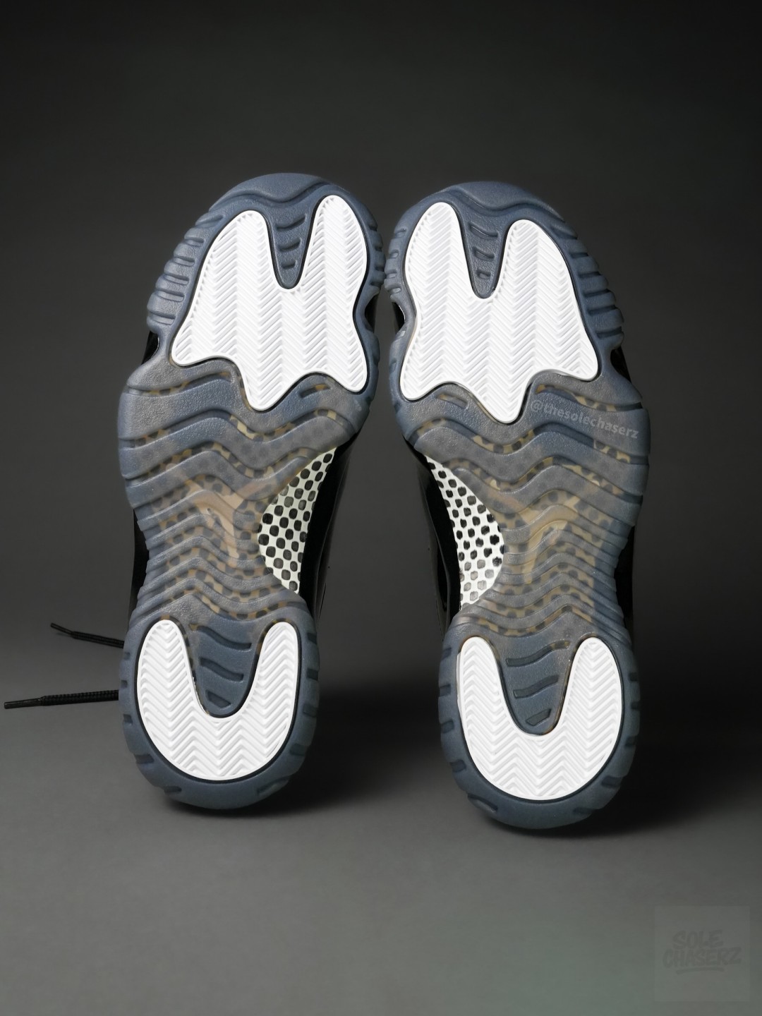Goss!p｜コム デ ギャルソンとナイキが再びタッグ！AIR JORDAN 11が登場