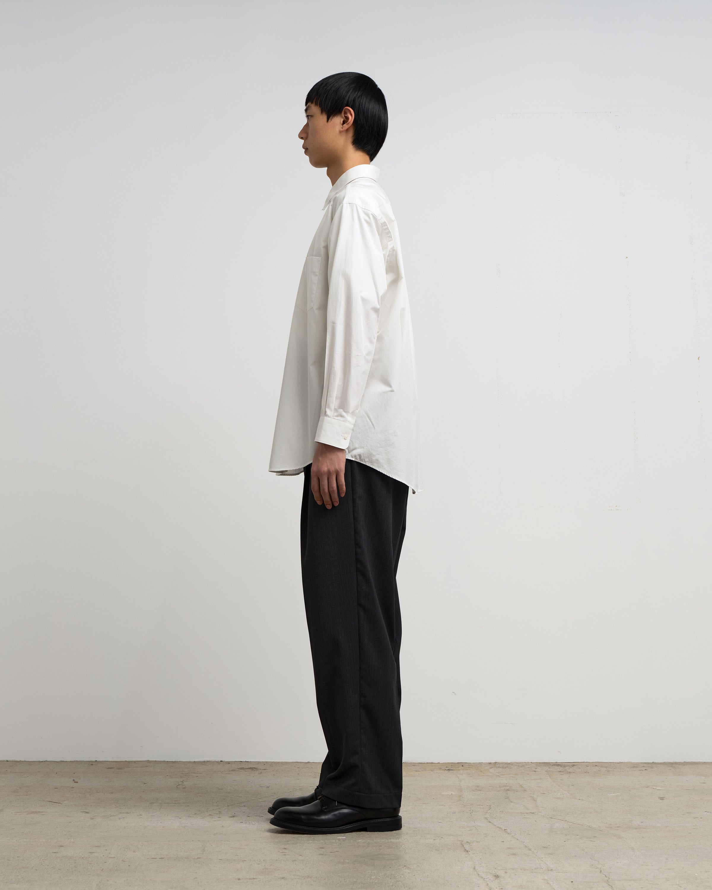Graphpaperの新作ALUMO Regular Collar Shirt、登場