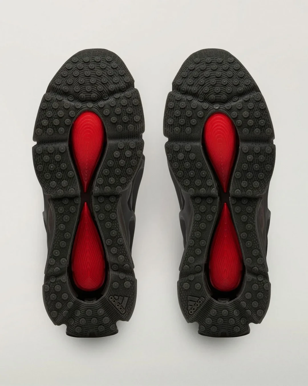 ウィリー・チャバリアとadidasの新作スニーカーが登場！