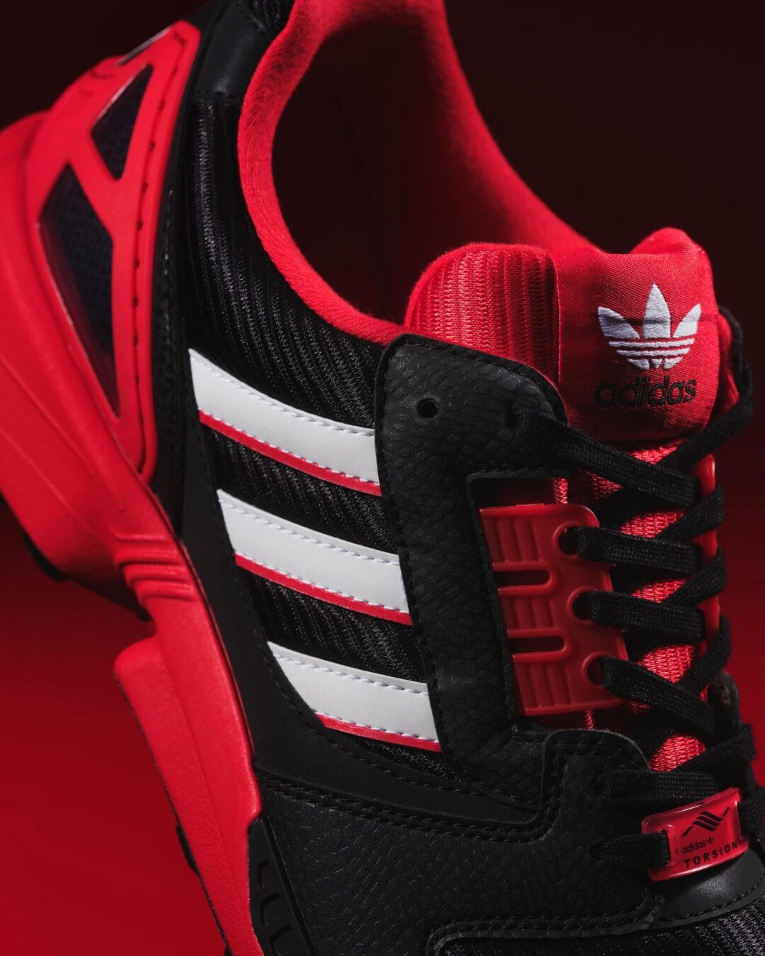 atmos × adidas Originals ZX 8000 G-SNK 12 “Predator” 6/20発売