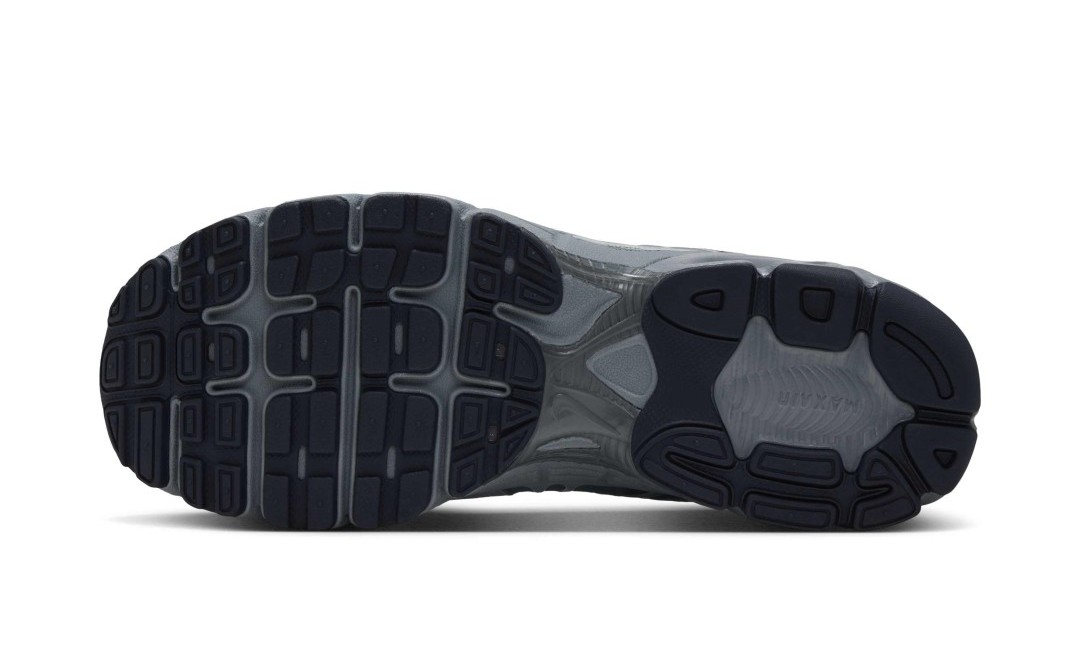 NIKE AIR MAX MOTO 2K “CORDURA/Dove Grey” 10/12発売