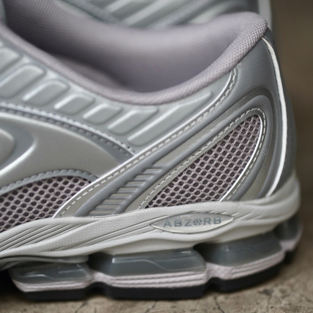 ニューバランス U1890 9VF “Truffle Salt/Silver Metallic” 10/22発売