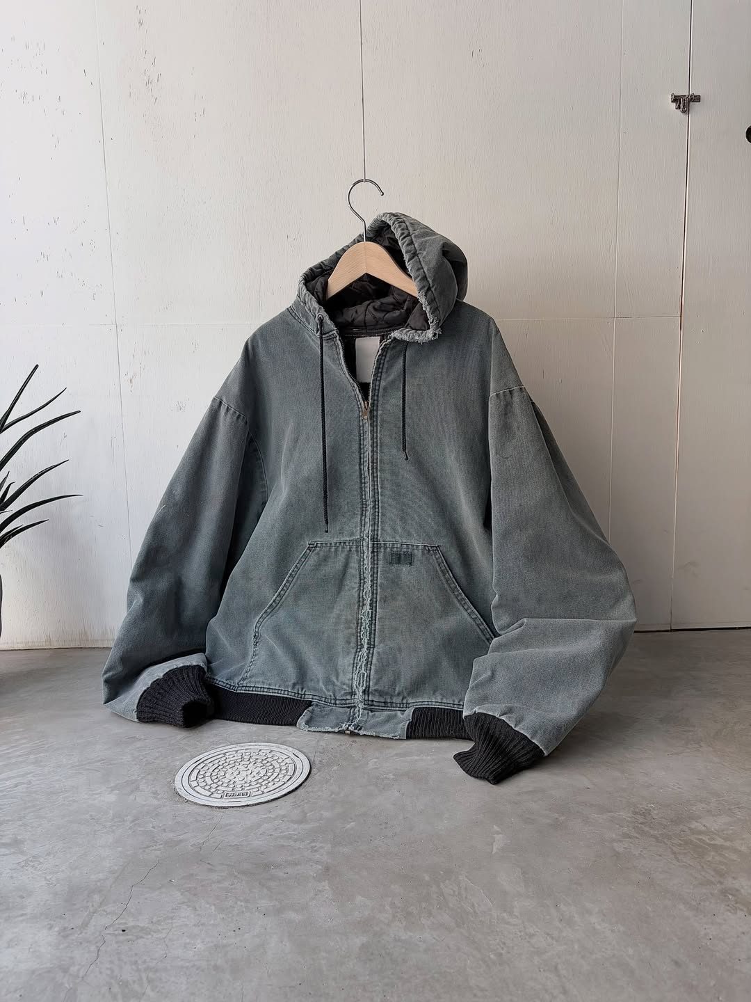 tonariの新入荷DUCK HOODED JACKET